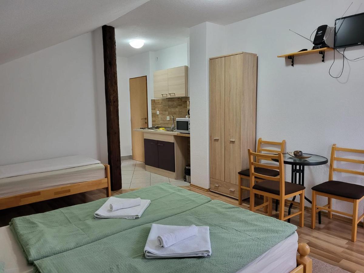 Appartement House Sara à Korenica Extérieur photo